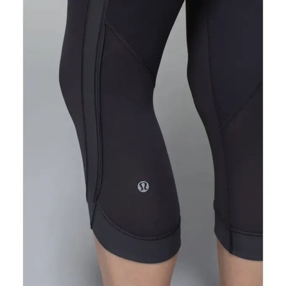 Lululemon Chase Me Crop II Soot / Heathered Medium Grey Size 4 - Picture 3 of 13